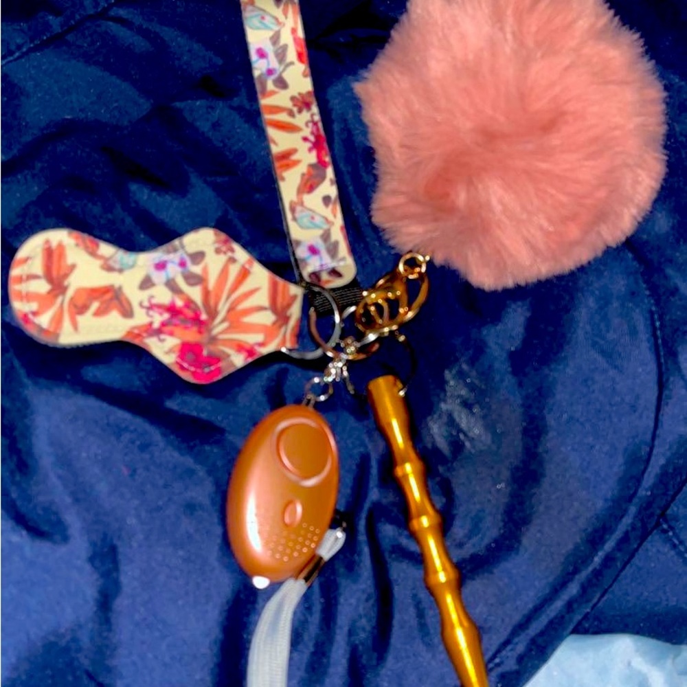 Flower keychain - Picture 1 of 1